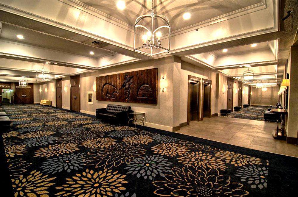 The Senator Hotel & Conference Center Тимминс Экстерьер фото